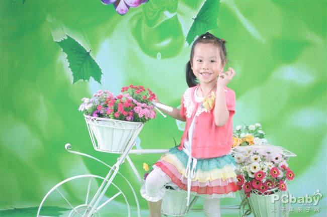 女兒的照片書已經(jīng)好幾本了，暫時(shí)不做這類產(chǎn)品，不過臺(tái)歷和賀卡是要嘗試的